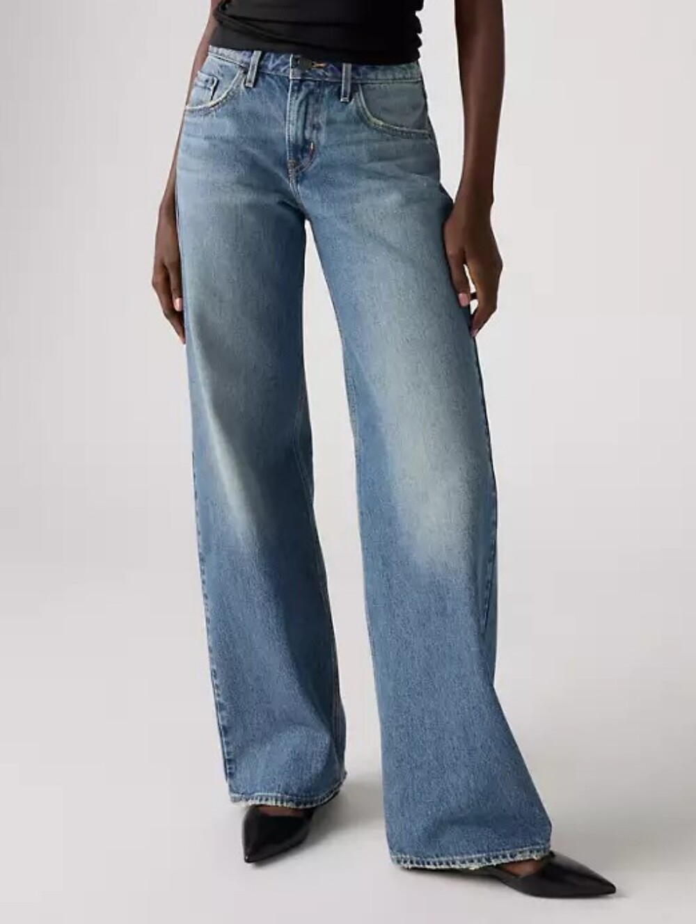 Levi’s Low Loose Wide Leg Jeans Medium Wash Size 27